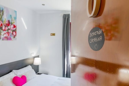 AYZ Javier Cabrini - Auto check-in property, Madrid, Spain