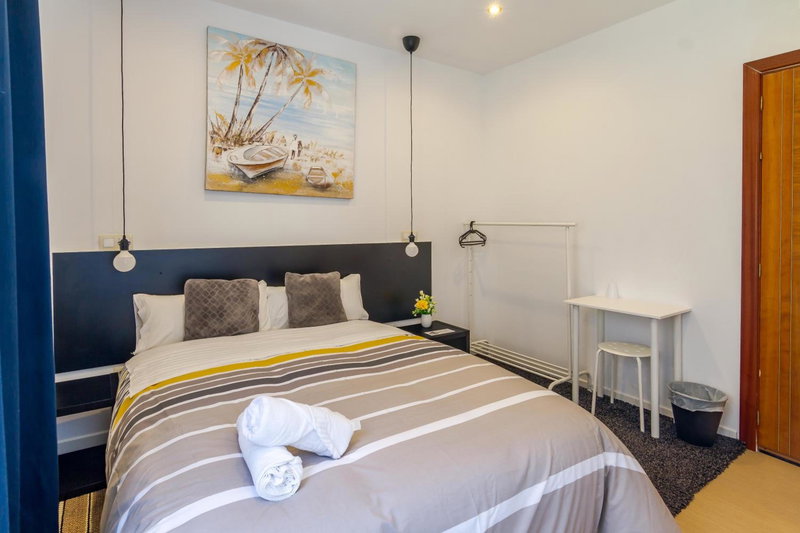 AYZ Javier Cabrini - Auto check-in property, Madrid, Spain