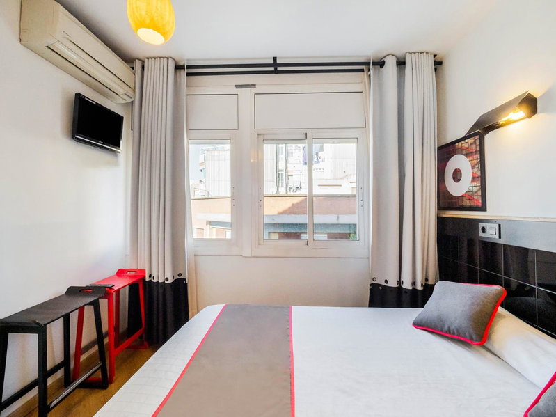 Hostal Athenas, Sant Adria de Besos, España