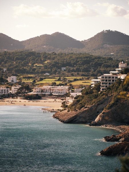 Hyde Ibiza Beach Resort by Accor, Cala Llonga, España