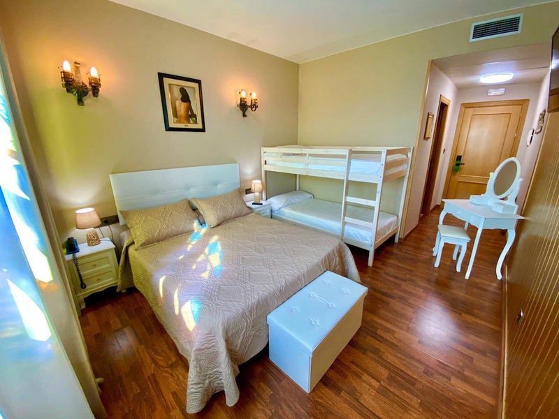 Hotel Castillo Bonavia, Utebo, Spain