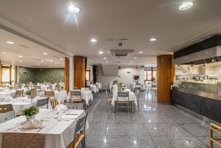 Apartamentos Spa Villa Pasiega, El Astillero, Spain