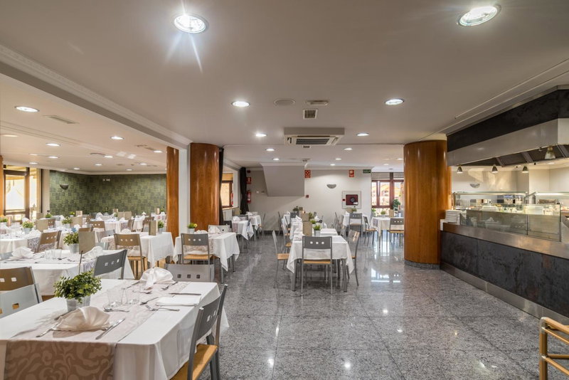 Apartamentos Spa Villa Pasiega, El Astillero, Spain