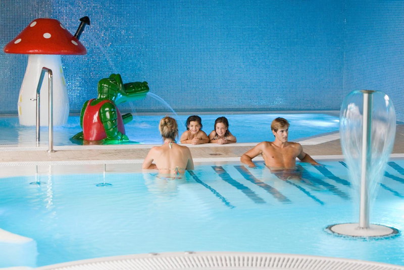 Apartamentos Spa Villa Pasiega, El Astillero, Spain
