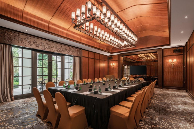 Hotel Indigo Heilong Lake, an IHG Hotel, Meishan, China
