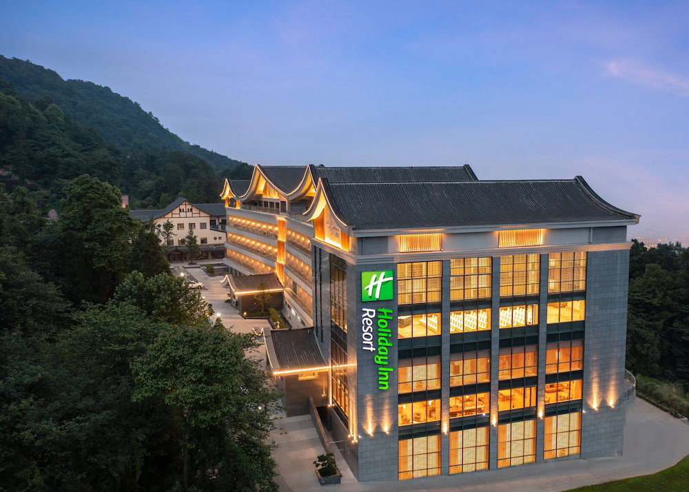 Hotel · Holiday Inn Resort Mengding Mountain by IHG, Ya'an