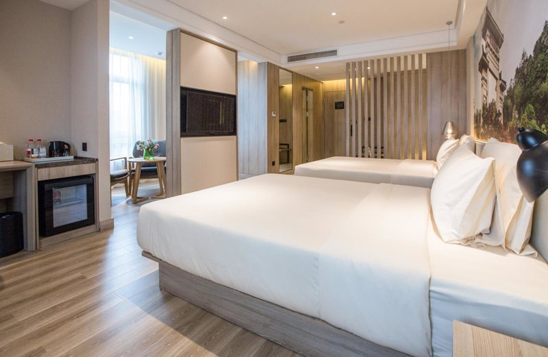 Atour Hotel Zhenjiang Nanxu Avenue Branch, Zhenjiang, China