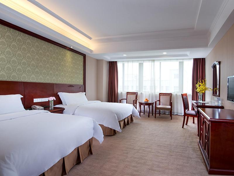 Vienna Hotel Longgang Longdong, Longgang, China