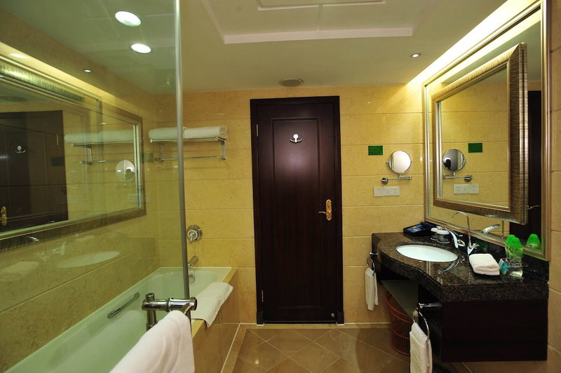 Royal Marina Plaza, Guangzhou, Китай