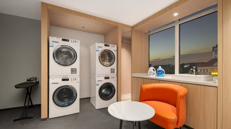 Holiday Inn Express Qingdao Hongdao Station by IHG - Qingdao International Airport, Qingdao, Китай