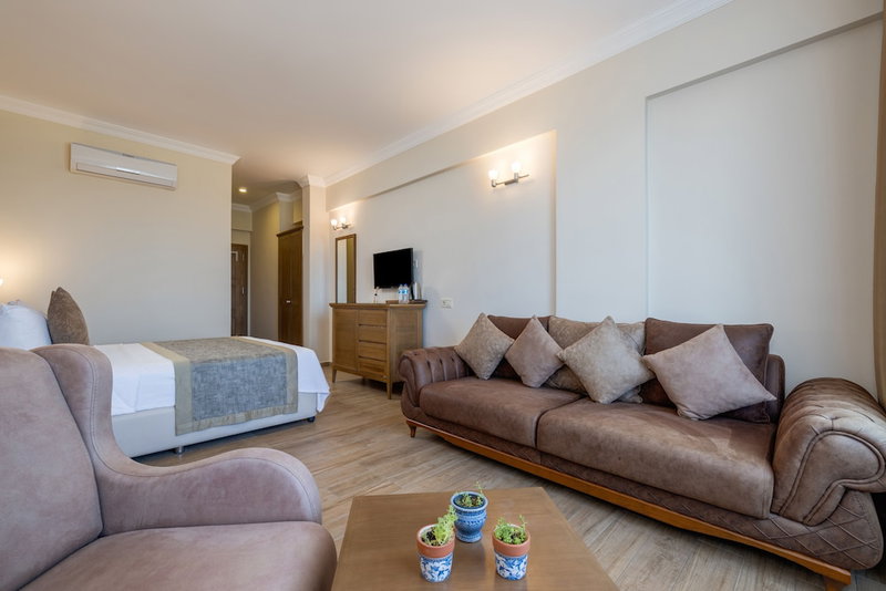 Cinarli Kasri Hotel, Gökçeada, Turkey