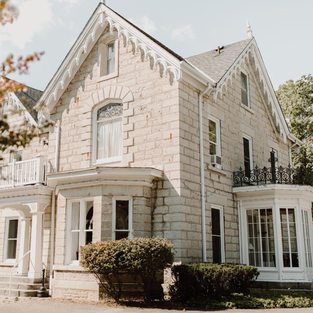 Westover Inn, Canada