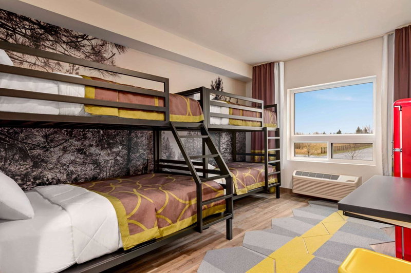 Super 8 by Wyndham Thompson, Thompson, Canada
