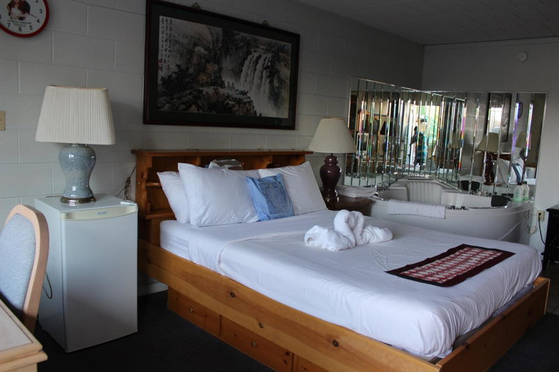 Ritz Inn Niagara, Niagara Falls, Canada