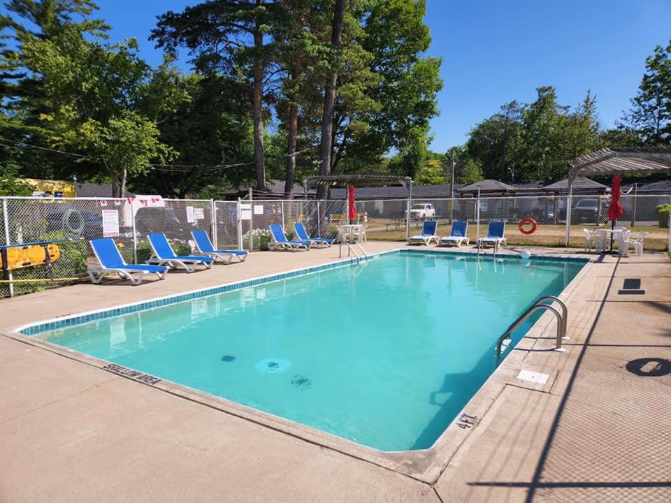 Hotel · Wasaga Beach Inn And Cottages, Wasaga Beach