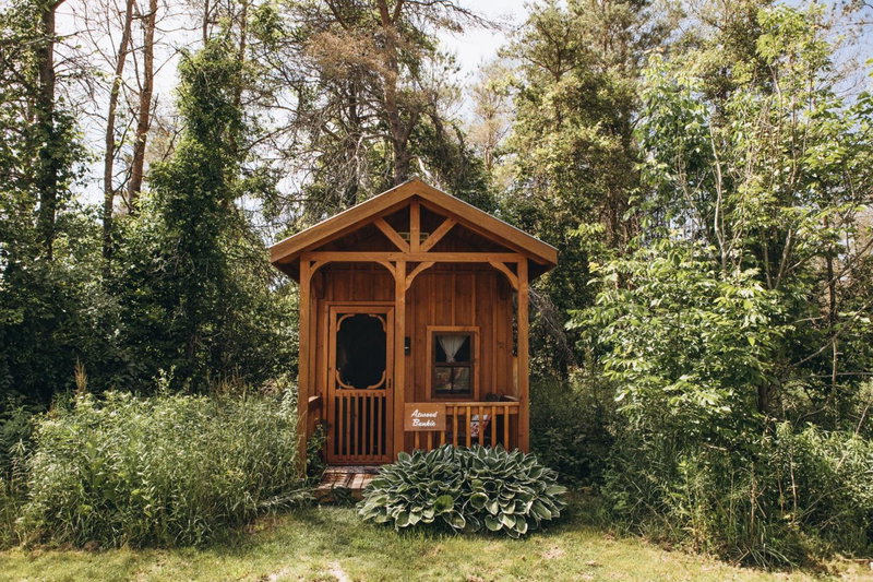 Dreamers Writing Farm, 3 Wooded Acres, Hepworth, Owen Sound, Canada
