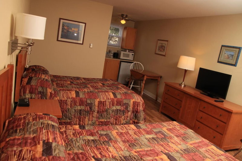 Alpine Motor Inn, Alma, Canada