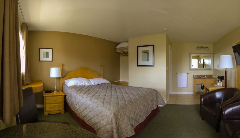 Alpine Motor Inn, Alma, Canada