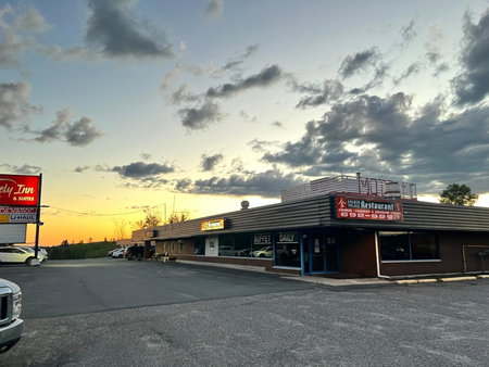 Lively Inn and Suites - Sudbury, Greater Sudbury, Canada