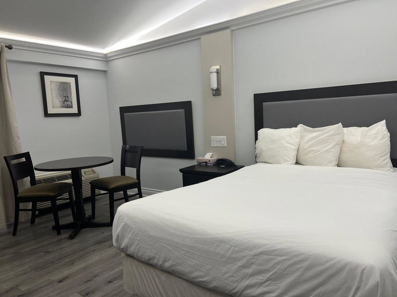 Travelodge by Wyndham Sarnia, Sarnia, Канада