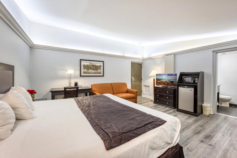 Travelodge by Wyndham Sarnia, Sarnia, Канада