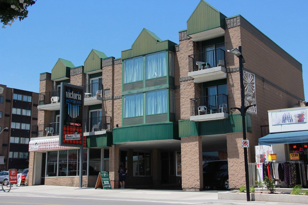 Victoria Motor Inn, Canada