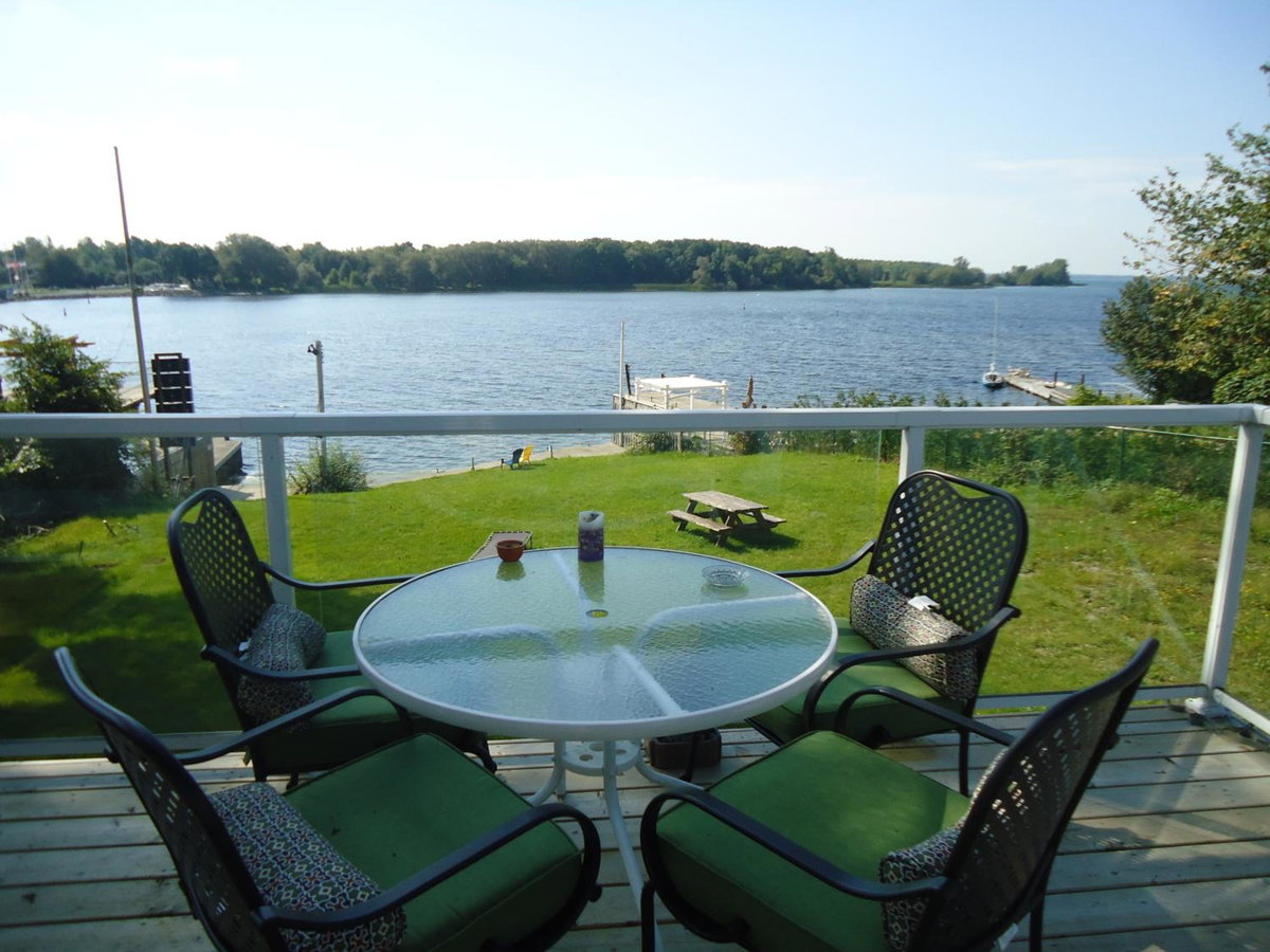 Bayside Inn & Waterfront Suites, Canada