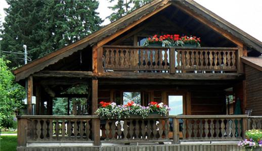 Nakiska Bear Ranch, Clearwater, Canada