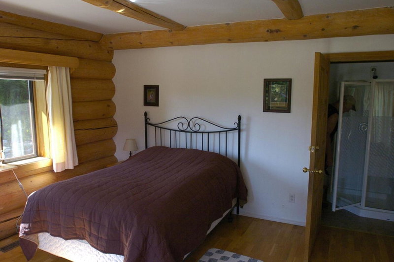 Nakiska Bear Ranch, Clearwater, Canada