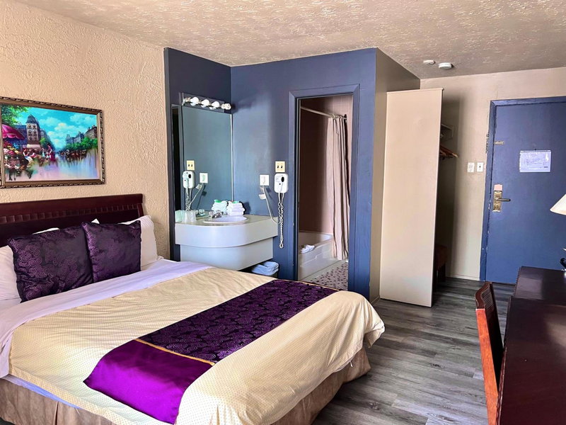 Hotel L'Express, Longueuil, Canada
