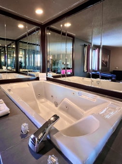 Hotel L'Express, Longueuil, Canada