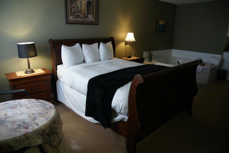 R&R Inn & Suites, Camrose, Canada
