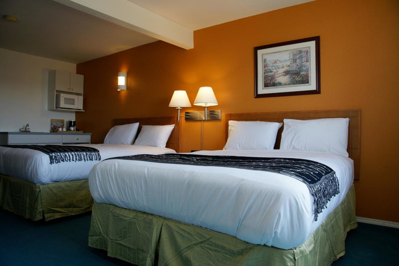 R&R Inn & Suites, Camrose, Canada