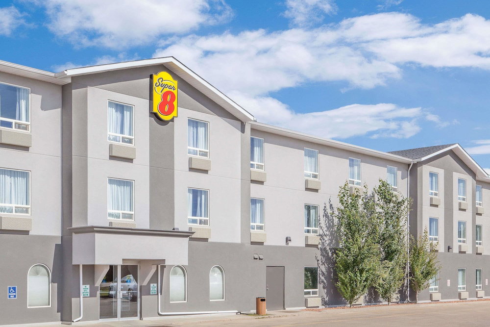 Super 8 by Wyndham Athabasca AB, Canada