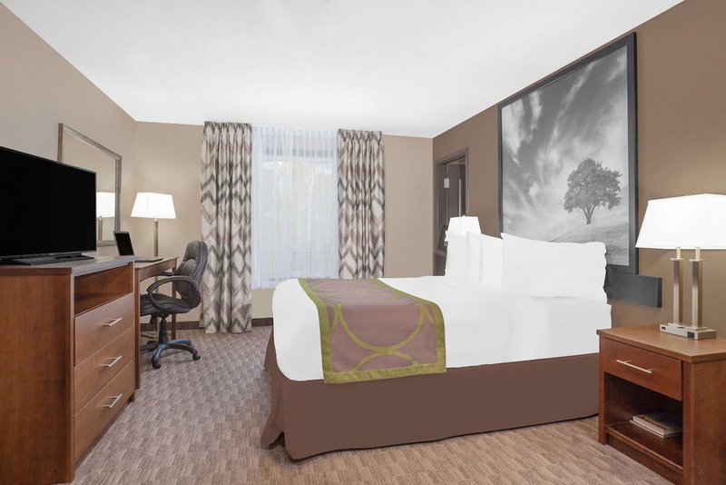 Super 8 by Wyndham Athabasca AB, Athabasca, Canada