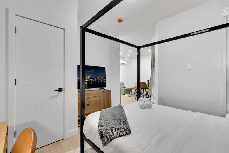 Deluxe Suites Downtown Montreal, Montréal, Canada