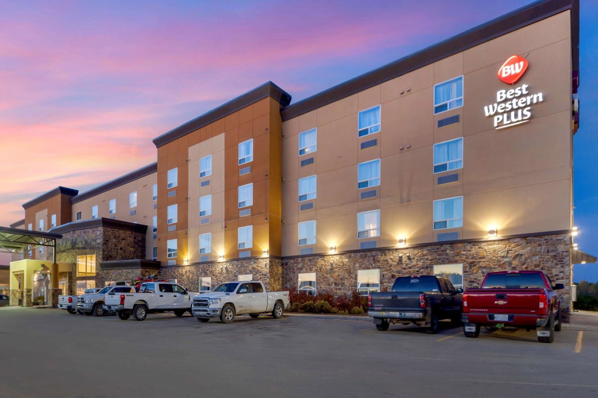 Hotel · Best Western PLUS Fox Creek, Fox Creek