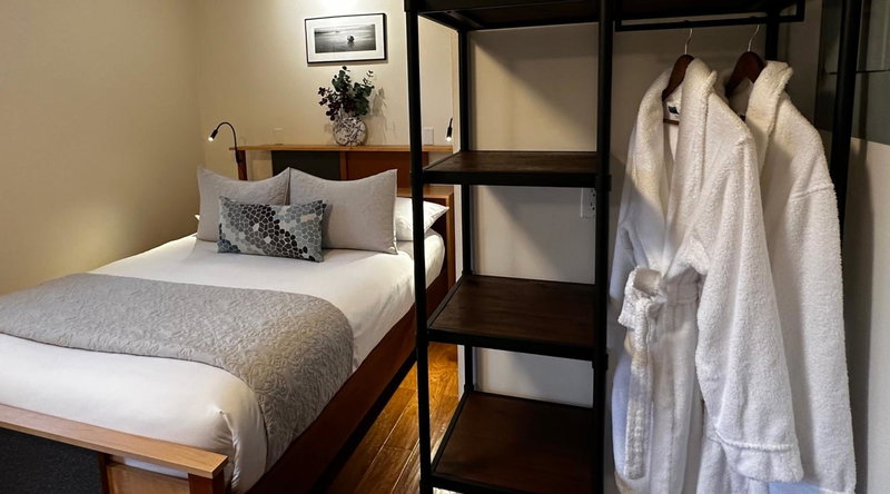 Liahona Guest House, Ucluelet, Canada