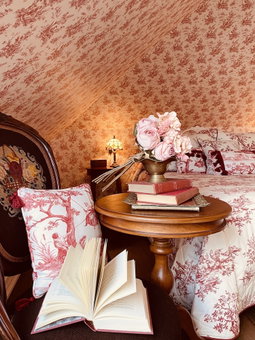 Maison Rose, Hudson, Canada
