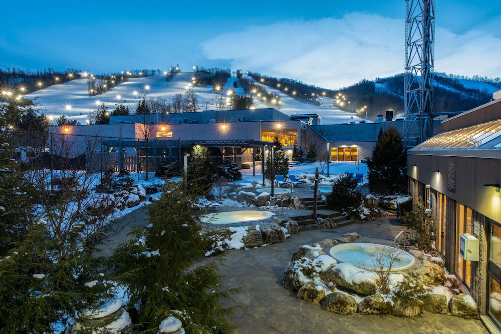 Hotel · Blue Mountain Resort Inn, The Blue Mountains