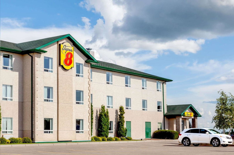 Super 8 by Wyndham Prince Albert, Prince Albert, Canada