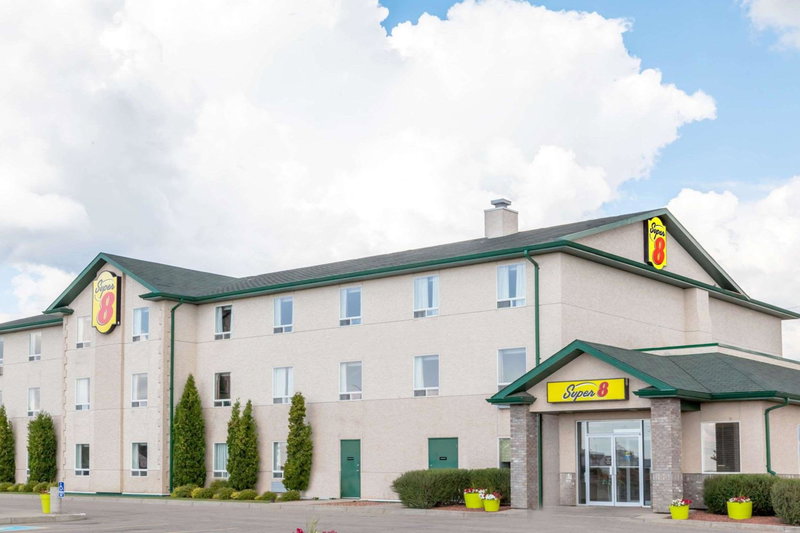Super 8 by Wyndham Prince Albert, Prince Albert, Canada