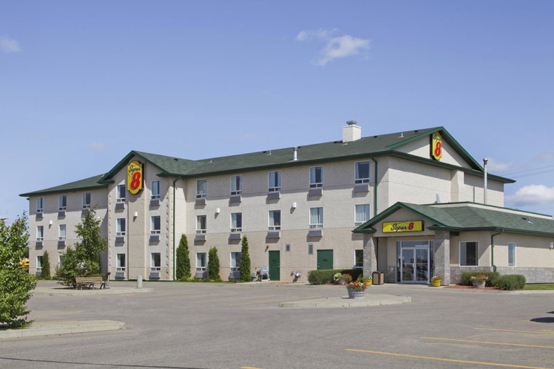 Super 8 by Wyndham Prince Albert, Prince Albert, Canada