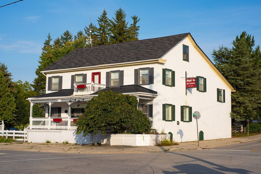 Maryhill Inn, Township of Woolwich, Канада