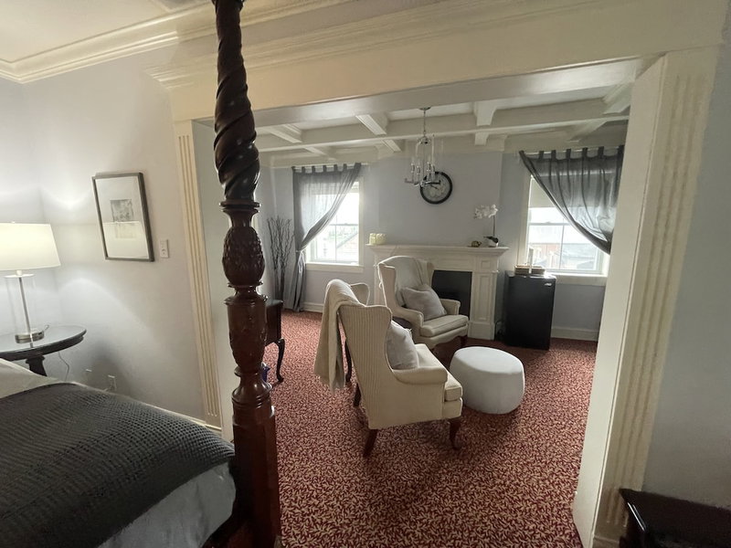 Maryhill Inn, Township of Woolwich, Канада