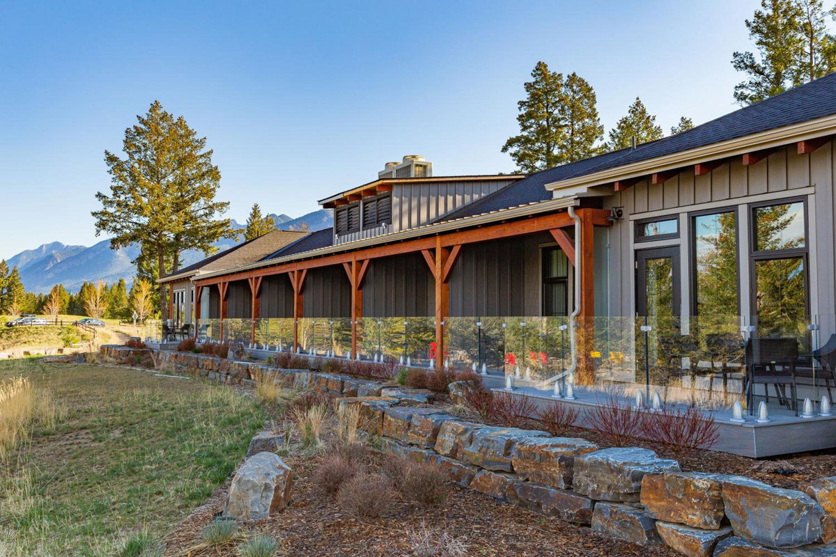 Hotel · Headwaters Lodge at Eagle Ranch Resort, Invermere