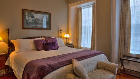 Sir Isaac Brock B&B Luxury Suites, Brockville, Canadá