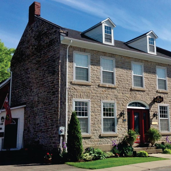 Sir Isaac Brock B&B Luxury Suites, Brockville, Canadá