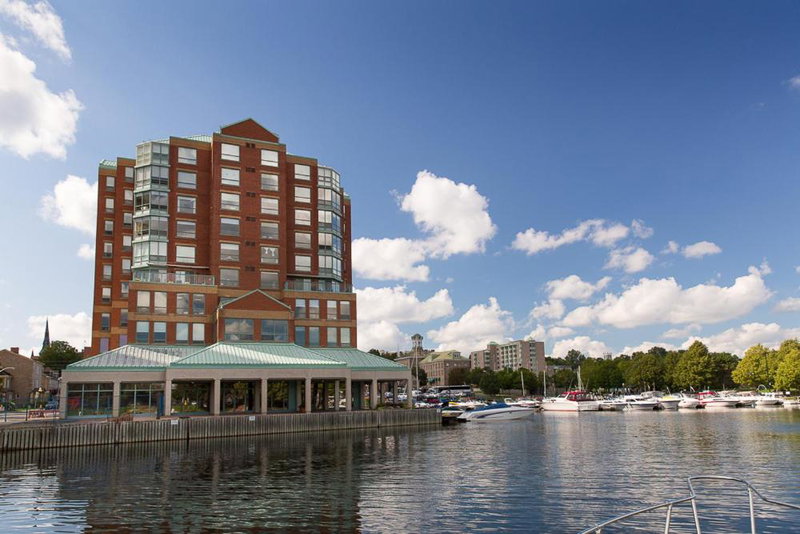 Sir Isaac Brock B&B Luxury Suites, Brockville, Canadá