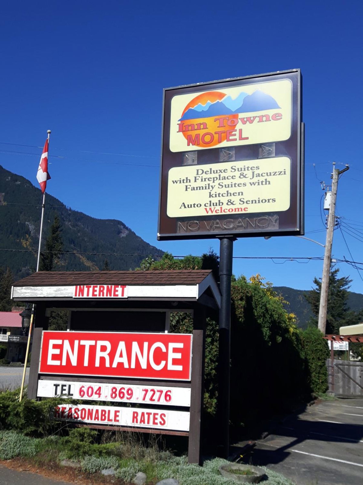 Inntowne Motel, Canada
